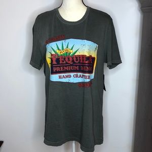 Seven7 Jeans Co. T’shirt Size Large